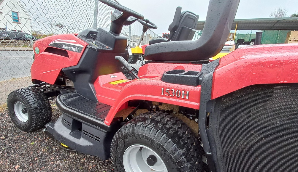 Sold - Used 2021 - Mountfield 1530H 84cm (33") Lawn Tractor