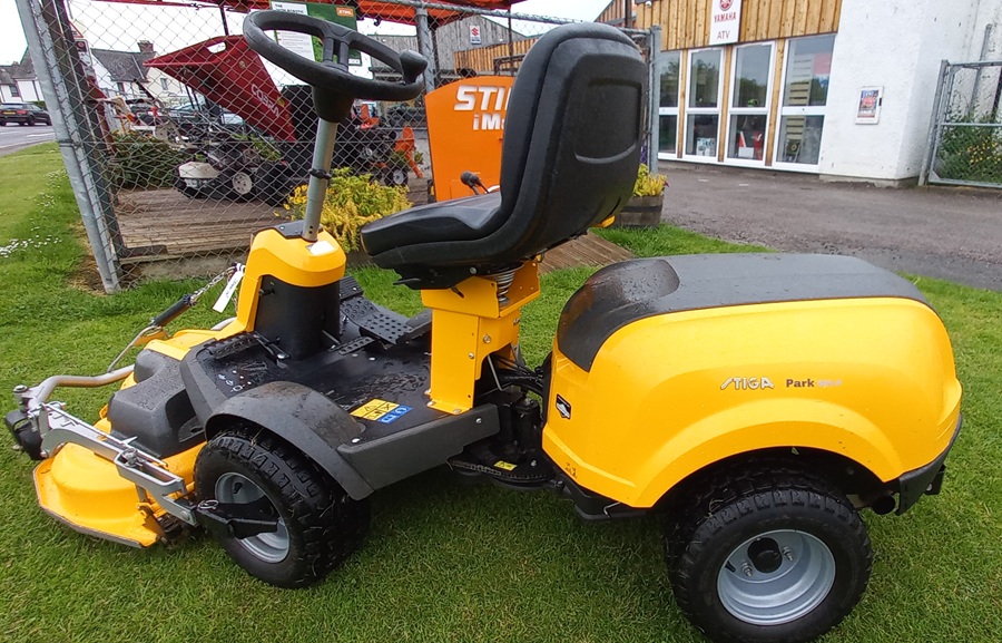 Used - 2017 Stiga Park 520P Out Front Ride-on Mower
