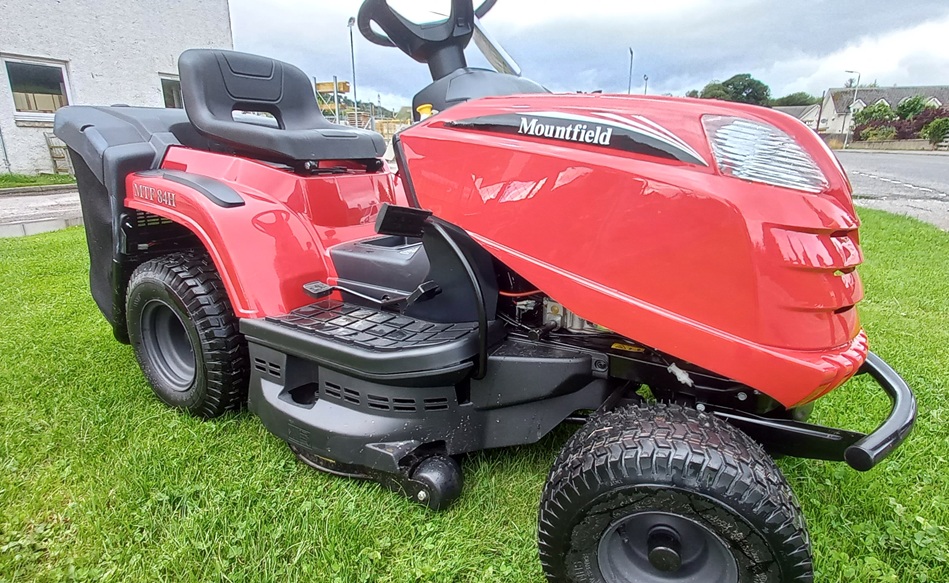 Used 2024 - Mountfield MTF 84H 84cm (33") Lawn Tractor
