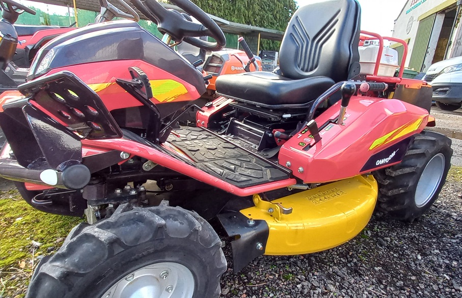 Ex Display - Canycom CMX1404 4WD Ride-on Brushcutter